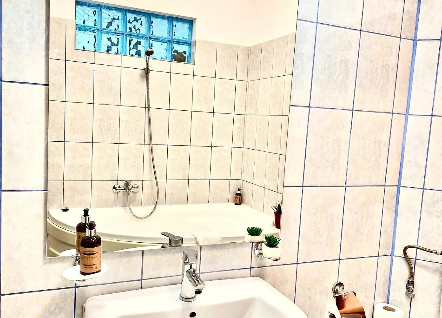 Victoriei Old Town Apartment Bucharest Romania